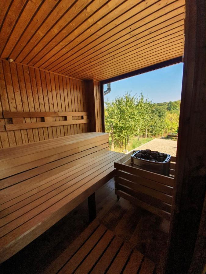 Buzás Pince Vendégház Ecséd Esterno foto