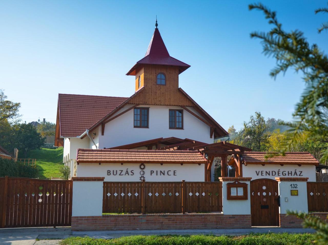 Buzás Pince Vendégház Ecséd Esterno foto
